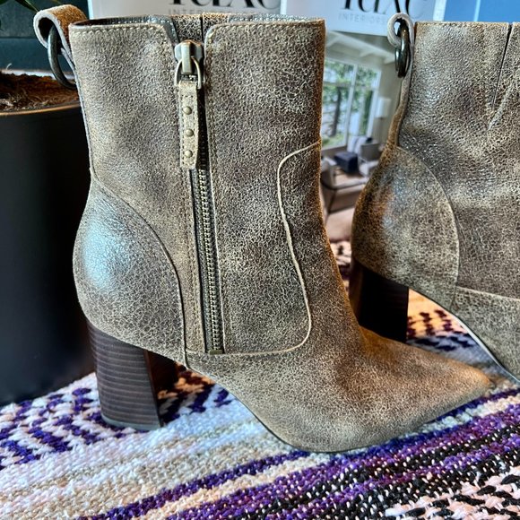 PAIGE SHOES Callan in Distress Block Ankle Bootie - Picture 5 of 17